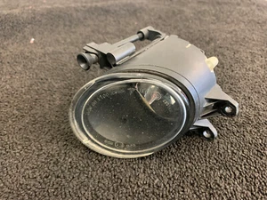 05-10 Volvo S40 V50 C30 C70 Right Front Fog Light Assembly 30764931 - Picture 1 of 4