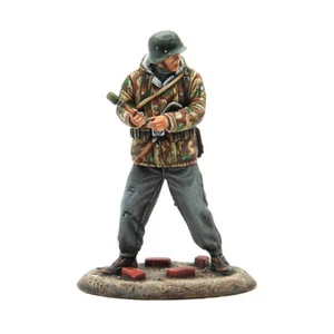 First Legion - LWG030 German with Hand Grenade and K98 - Picture 1 of 3