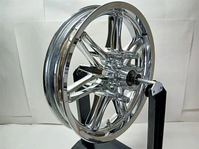 Cincel de rueda delantera Harley-Davidson Electra Glide CVO 2012 17x3 43300057 Foto 1 de 4