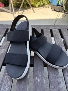 KEEN Women’s 8.5 ~ Black Elle Backstrap Strap Sandals Comfort - Picture 1 of 12