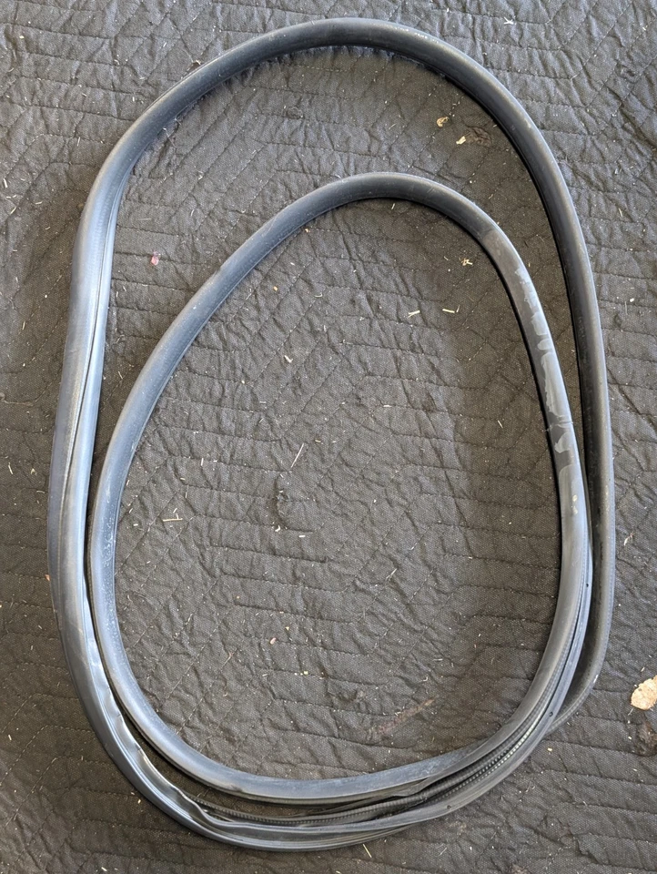 OEM 04-08 Acura TSX Left Rear Door Opening Seal Black 72855-SEA-013ZA Driver - Image 1 of 1