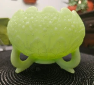 Vintage Fenton Lime Green Satin Custard Glass 3 Footed Rose Bowl 4 X 5.5 Inch. - Picture 1 of 8