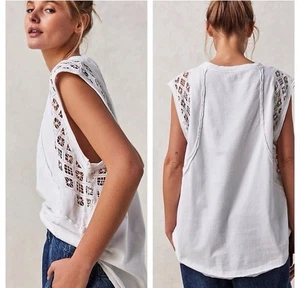 Free People Tavolo per Due Maglietta Top Piccolo Bianco Donna Bordo in Pizzo oversize - Foto 1 di 10