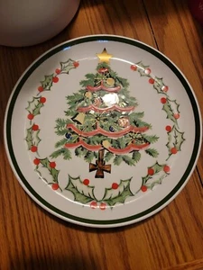 Vintage Christmas Plate 1096 Green Holly Geo Z Lefton 8 1/3" dia. - Picture 1 of 2