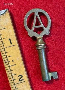 Skelettschlüssel - ECHT Messing antiker Phonographenschlüssel - hier weitere seltsame alte Schlüssel! - Bild 1 von 2