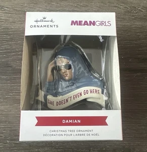  Hallmark Mean Girls Damian Weihnachtsschmuck "She doesn’t even go here" Neu im Karton - Bild 1 von 4