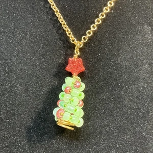 Collar artesanal tono oro 18 pulgadas con colgante árbol de Navidad  - Imagen 1 de 7