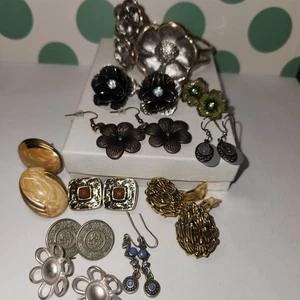 #2 JOYERÍA ART NOUVEAU, LÍNEA ASISMÉTRICA, ORGÁNICA, LOTE EN FORMA DE FLORES - Imagen 1 de 6