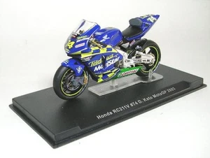 Honda RC211 V No. 74 D. Kato Moto GP 2003 In OVP With Acrylic Cover 1:24 IXO - Picture 1 of 1