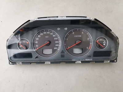 Cuadro de instrumentos velocímetro diésel Volvo S60 V70 2007 30746102 Foto 1 de 4