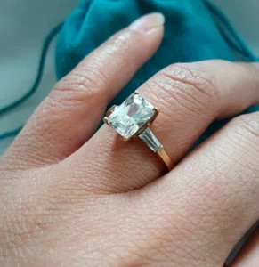 STUNNING 10K Solid Yellow Gold With 19Ct CZ Ring Size 7 Weight 2.19 Grams  - Picture 1 of 10