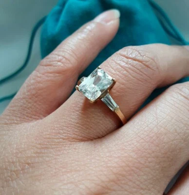 IMPRESIONANTE anillo de oro amarillo macizo de 10K con circonita cúbica de 19 quilates tamaño 7 peso 2,19 gramos  Foto 1 de 4