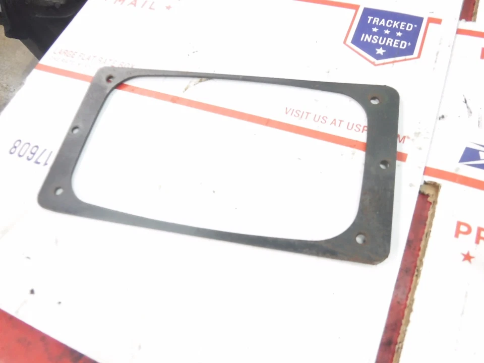 Arctic Cat Panther 5000 1978 piezas de moto de nieve: anillo de belleza de faro Foto 1 de 1