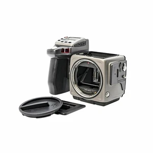 Hasselblad H1 Medium Format Camera Body - Picture 1 of 6