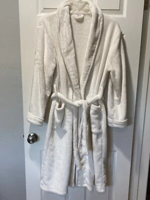 Bathrobe Lounger Long Plush Robe Pockets White Faux Fur Cozy Soft Belt Size L   - Image 1 of 4