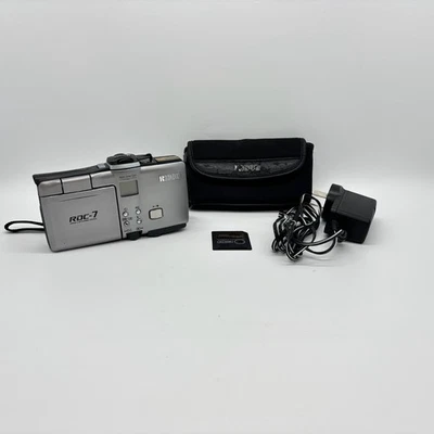 Ricoh RDC-7 Flip Screen Digital Camera Rare Retro Vintage w/ AC Adapter & Card - Image 1 of 4