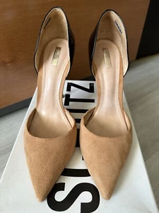 Schutz Pumps, Excellent Preowned Condition, Size 8.5 - Picture 1 of 5