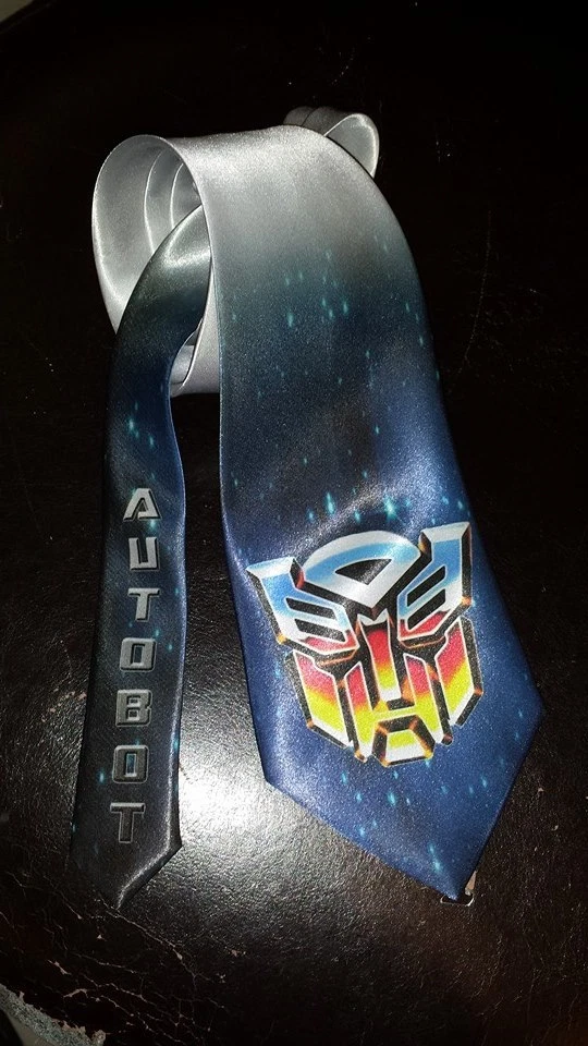 L@@K! Corbata para el cuello Transformers Autobot logo Foto 1 de 1