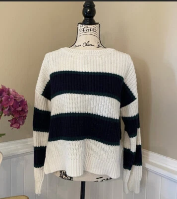 Suéter Forever 21 Crema con Rayas Verdes y Azules Talla Mediana Foto 1 de 4