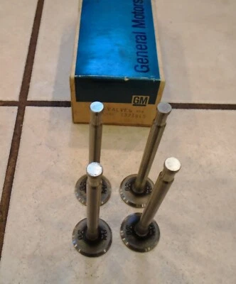 Oldsmobile V6 1964 caja de 4 válvulas de escape .004 O.S. Nuevo de Lote Antiguo F-85? GM: 1371915 Foto 1 de 4