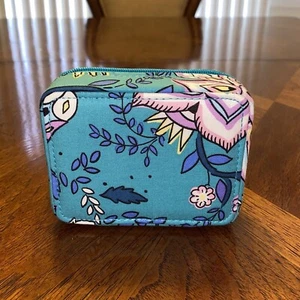 NWT Vera Bradley Travel Pill Case in Peacock Garden - Picture 1 of 3