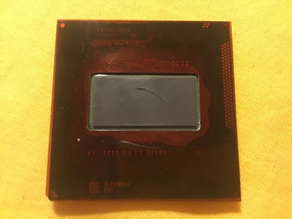 Intel Core i7-2670QM CPU 4 Cores 2.2GHz 6M SR02N Socket G2 Notebook Processor - Immagine 1 di 1