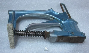 KAHA  Bilderrahmen Dreiecktacker Tacker Glaserecken Schußaparat Schnellstifter - Picture 1 of 6