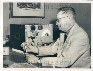 1958 Manager of Lorain Medina Ohio Electric Cooperative w Machine Press Photo - Picture 1 of 2