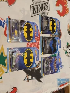 Vehículos Hot Wheels DC BATMAN HDG89 (Juego completo de 5) NUEVO - Imagen 1 de 4