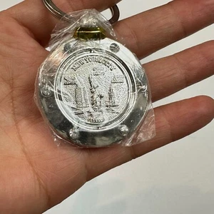 Llavero vintage New York City NYC pre 911 Skyline llavero coleccionable plateado - Imagen 1 de 4