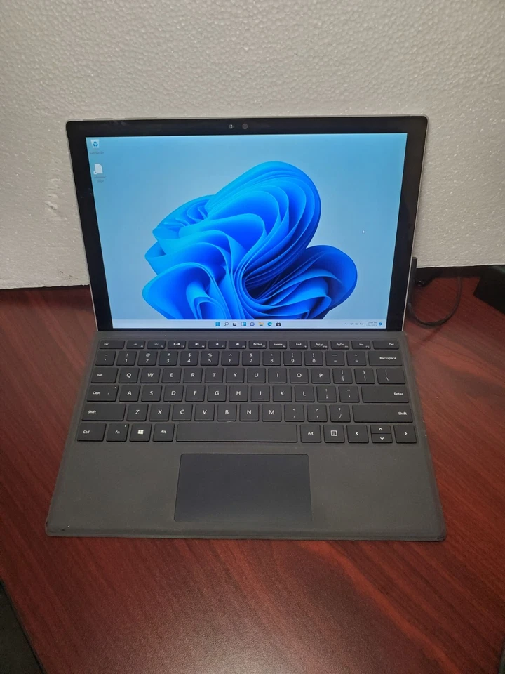 Microsoft Surface Pro 4 i7-6650U 8GB RAM 256GB SSD Win11 ¡BATERÍA DEFECTUOSA! #69 Foto 1 de 4