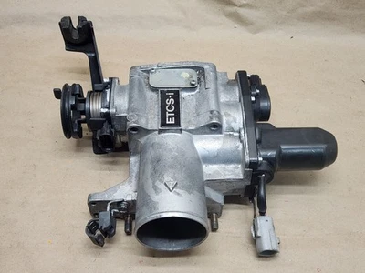 98-05 Lexus GS300 IS300 2JZGE 3.0L THROTTLE BODY & TPS ASSEMBLY 22030-46220 - Image 1 of 4