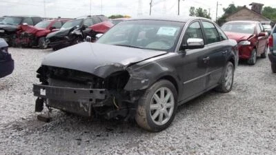 Puntal de suspensión delantero derecho usado se adapta a: Ford Fivorent 2005 tracción delantera R Foto 1 de 4