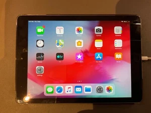 iPad Air (2) Cellular + WiFi Gray (Lighting Cable + Adaptor) - Picture 1 of 3