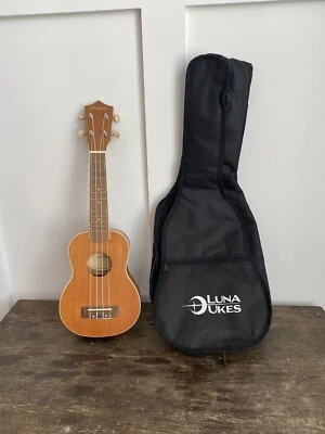 Mitchell MU40NT Ukulele Great For Beginner And Intermediate Players! + Luna Case - Image 1 of 4