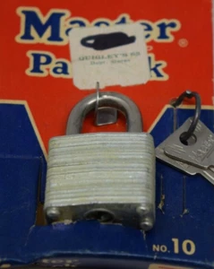 Vintage Master Vorhängeschloss Nr 10 Schlüssel Verpackung - Bild 1 von 5