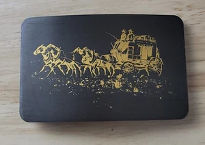 Vintage Postkutsche Gürtelschnalle Pferde 70er/80er Jahre Perma-Tech Aluminium 4'"x2.5" - Bild 1 von 5