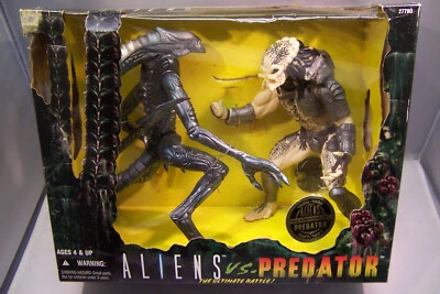 KENNER ALIENS VS PREDATOR 10in DELUXE ACTION FIGURES VINTAGE 1997 NEW 10th ANNIV - Image 1 of 4