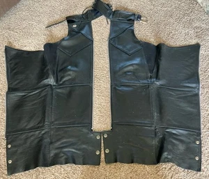 Harley Davidson Men's Deluxe Black Leather Chaps Size W/M Motorcycle Biker Style - Imagen 1 de 8