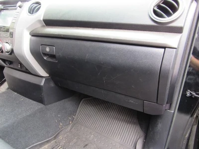 TUNDRA    2017 Glove Box 1049101 — 第 1/4 张图片
