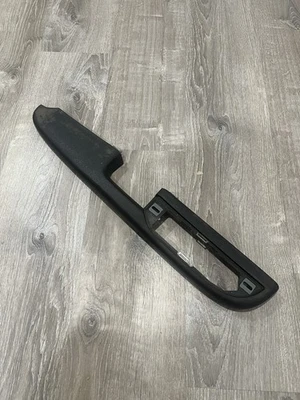 2007-2009 Tahoe Suburban Yukon Left Driver Door Pull Panel Armrest Handle Black - Image 1 of 4