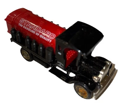 Бензиновый грузовик Days Gone By Red Crown 1927 от Lledo England - Изображение 1 из 4