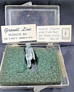 GRANDT LINE SEATED MAN W/FELT HAT FOR MINE LOCO #3031 WHITE METAL UNPAINTED - Picture 1 of 3
