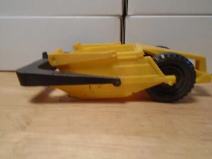 1971-79 VINTAGE LIONEL SCRAPER LOAD MISSING TRACTOR FOR #6-9121 L&N FLAT CAR - Picture 1 of 4