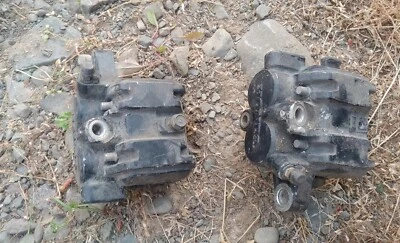 1982 HONDA V45 MAGNA VF750C FRONT LEFT And RIGHT BRAKE CALIPERS CALIPER - Image 1 of 4