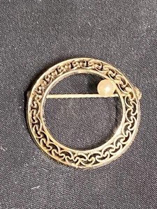 VINTAGE 12K GOLD FILLED FILIGREE WREATH BROOCH GENUINE PEARL TLC 1.5” - Picture 1 of 5