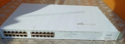 3Com  Switch 4400 24-Port 3C17203 - SPARES OR REPAIR - Image 1 of 4