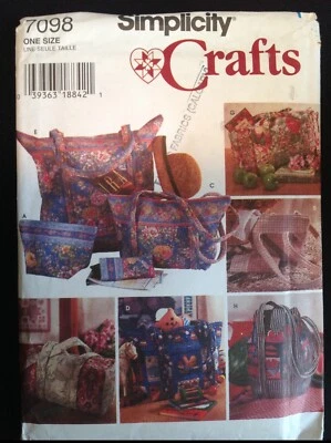 Pattern Simplicity 7098, Quilted bags and eyeglasses case, tote, duffle - Image 1 of 2