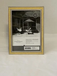 Threshold 5x7 Picture Frame - Picture 1 of 3