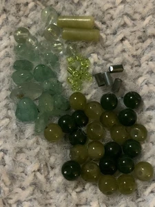 60 grüne Glasperlen - Bild 1 von 4